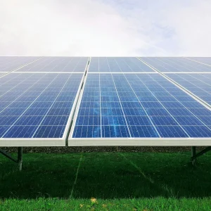 Solar Energy for Homeowners: A Beginner’s Guide to Going Solar and Maximizing Savings