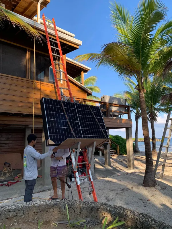 18 kw Off-Grid Solar Installation in Trade Winds! ☀️🌿 6 utila solar tradewinds 5